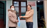 Nhặt được dây chuyền vàng cùng tiền mặt, người phụ nữ ở Quảng Trị tìm người đánh rơi