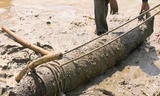 Phát hiện quả bom nặng 227 kg dưới lòng sông Thạch Hãn