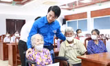Bí thư T.Ư Đoàn thăm, tặng quà Trung tâm Điều dưỡng Người có công và Bảo trợ xã hội tỉnh Quảng Trị