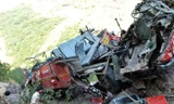 Xe buýt rơi xuống vực, 27 người thiệt mạng
