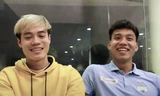 Văn Toàn và Văn Thanh cổ vũ U23 Việt Nam trước trận gặp Jordan