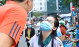 TP.HCM: Teen đến sớm dự kì thi tốt nghiệp THPT Quốc gia có một không hai trong lịch sử