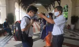 Toàn cảnh điểm thi môn Văn kì thi tốt nghiệp THPT 2020: Thí sinh đổ mồ hôi vì nóng
