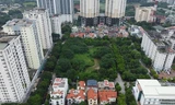 Chủ KĐT mới Trung Văn lo xây nhà bán, đất bãi xe và cây xanh quây tôn nhiều năm