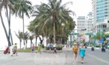 Khách quốc tế tham quan thành phố Nha Trang vào năm 2020. Ảnh: Công Hoan