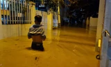 Khánh Hòa nhiều nơi vẫn chìm trong biển nước
