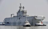 Tàu Mistral trong hành trình thử nghiệm đầu tiên ngoài khơi Saint-Nazaire, tây bắc nước Pháp ngày 16/3. (Nguồn: AFP/TTXVN)