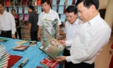 Bí thư Tỉnh ủy, Chủ tịch UBND tỉnh Nguyễn Nhân Chiến tham gia Ngày sách Việt Nam (21/4) tại Trường THPT Hàn Thuyên