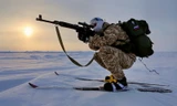 Mục kích lính dù Nga tác chiến tại Bắc Cực