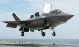 Tiêm kích đang năng F-35. Ảnh: Reuters