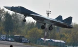 Chiến đấu cơ thế hệ năm T-50 của Nga tại triển lãm MAKS-2015. Ảnh: Kommersant