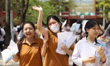 Bài thi tổ hợp vừa sức, sỹ tử phấn khởi tự tin đạt điểm cao