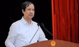 Học sinh học Văn theo bài mẫu.