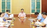 Bí thư Đinh Tiến Dũng chủ trì buổi tiếp công dân theo quy định