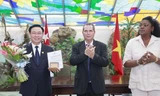 Lãnh đạo Santiago de Cuba chào mừng Chủ tịch Quốc hội Vương Đình Huệ
