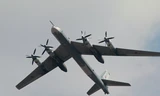 Máy bay ném bom Tu-95 mang theo tên lửa chiến lược. Ảnh: Sputnik