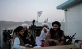 Taliban cấm người dân Afghanistan cạo râu. Ảnh: AP