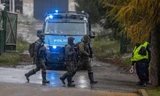 Lực lượng an ninh Ba Lan điều tra vụ việc. Ảnh: AFP