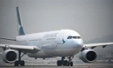 Khách nam đột ngột ngất xỉu trên máy bay Cathay Pacific
