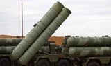 Hệ thống tên lửa phòng thủ S-400 của Nga sản xuất. Ảnh: Tass
