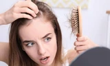 Những thói quen không thể ngờ khiến tóc rụng 'nhiều không đếm xuể’