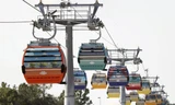 Hàng chục người lơ lửng trên cáp treo ở Walt Disney trong nhiều giờ