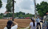 Môi giới tất bật dẫn khách xem đất sau nới lỏng giãn cách