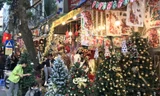 Hàng trăm triệu người chi tiền cho Noel, điều bất ngờ ở cây thông thật và giả