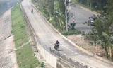 Đường dành cho xe đạp ở Hà Nội vắng hoe sau 1 tháng hoạt động