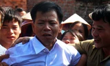 Ông Nguyễn Thanh Chấn được trả tự do và bồi thường sau 10 năm chịu án oan.