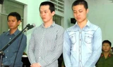 Các bị cáo Tâm, Phát, Khỏe (từ trái qua) nghe Tòa tuyên án