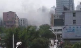 Khói bốc lên mịt mù từ vụ cháy, nổ.