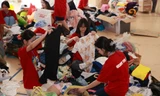 Teen Hà Nội biến hàng tấn quần áo, phế liệu thành đồ "xinh yêu" để gây quỹ