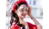 Nữ sinh điện ảnh xinh đẹp bên tà áo dài cách tân ngày Tết