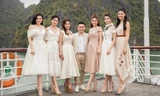 Dàn Hoa, Á hậu 'đổ bộ' du thuyền 5 sao ở Hạ Long xem thời trang