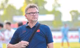 HLV Philippe Troussier khi dẫn dắt U19 Việt Nam. Ảnh: TN