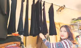 Chị Trần Thị Như Hoa, Phó chủ nhiệm CLB Phụ nữ và trẻ em gái khuyết tật Nghệ An đã giúp đỡ nhiều người phụ nữ khiếm khuyết có việc làm, thu nhập ổn định