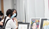 Tác giả của các bức tranh này chính là học sinh. Ảnh: Vinschool Central Park