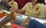 Vàng nhẫn tiếp tục tăng giá, vẫn “cháy” hàng. Ảnh: U.P