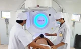 Dược chất phóng xạ được sử dụng rộng rãi trong chẩn đoán, xác định giai đoạn bệnh lý, phát hiện sớm, theo dõi bệnh ung thư tái phát. Ảnh: Vân Sơn
