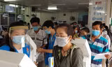 Khu vực bệnh nhân có Bảo hiểm Y tế lãnh thuốc tại Bệnh viện Chợ Rẫy