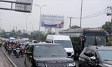 Quốc lộ 1 - cửa ngõ phía tây TPHCM chiều 5/2. Ảnh: H.H