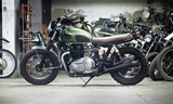 Ton-up Garage một xưởng độ nổi tiếng tại Bồ Đào Nha vừa cho ra mắt phiên bản Triumph Bonneville được độ với phong cách tracker mang tên Hellzapoppin.