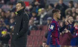 Neymar không hài lòng với cách dùng người của Enrique.
