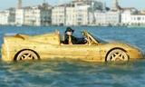 'Siêu xe Ferrari' với khả năng đi trên mặt nước.