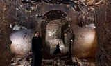 Cận cảnh bên trong mộ cổ của thần Osiris.