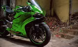 Toàn bộ dàn áo, bình xăng cùng mâm của Ducati 899 Panigale đã được tháo ra để sơn lại hoàn toàn.