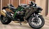 Tên tuổi Nhật Bản vừa giới thiệu siêu môtô Ninja H2 được nhập khẩu chính hãng cùng mức giá 1,065 tỷ đồng. Xe lên kệ trong quý III tại Việt Nam.