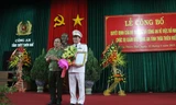 Thượng tướng Bùi Quang Bền trao quyết định bổ nhiệm chức giám đốc công an tỉnh TT. Huế cho đại tá Lê Quốc Hùng.