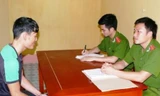 Cơ quan công an lấy lời khai của đối tượng.